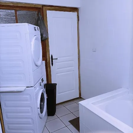 فندق مبيت وإفطار D'hote-friterie Au Zen Chris Et Jenni