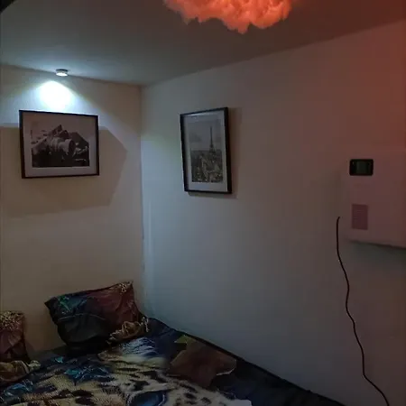 D'hote-friterie Au Zen Chris Et Jenni فندق مبيت وإفطار Courtil