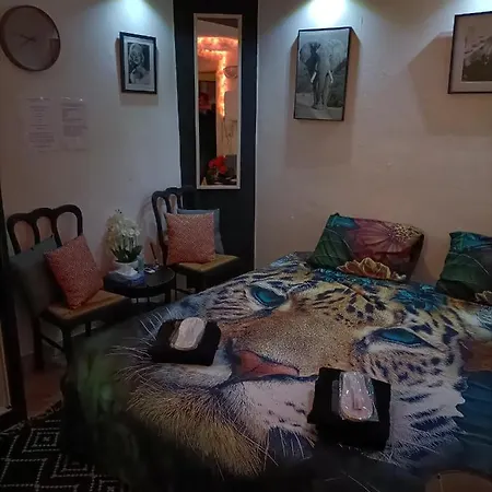 D'hote-friterie Au Zen Chris Et Jenni فندق مبيت وإفطار Courtil