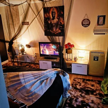 فندق مبيت وإفطار D'hote-friterie Au Zen Chris Et Jenni *