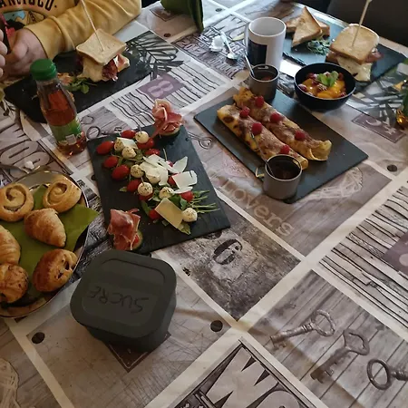 D'hote-friterie Au Zen Chris Et Jenni ベッド・アンド・ブレックファスト